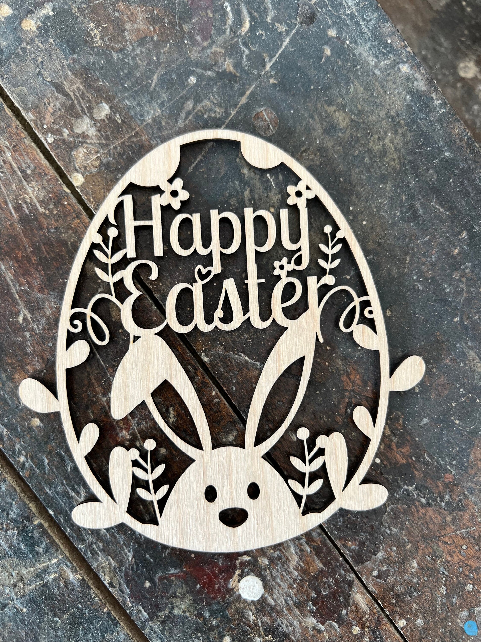 Osterei „Happy Easter“ zum hinhängen mit Schnur 12,5 cm / Ostern / Hase / Holz / Feiertag