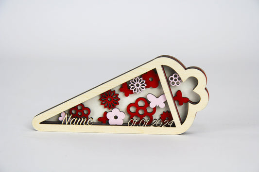 3D Zuckertüte mit Blumen und individuellen Daten aus Holz / Geschenk, Einschulung, Schulkind / in zwei Größen erhältlich 15 cm und 25 cm