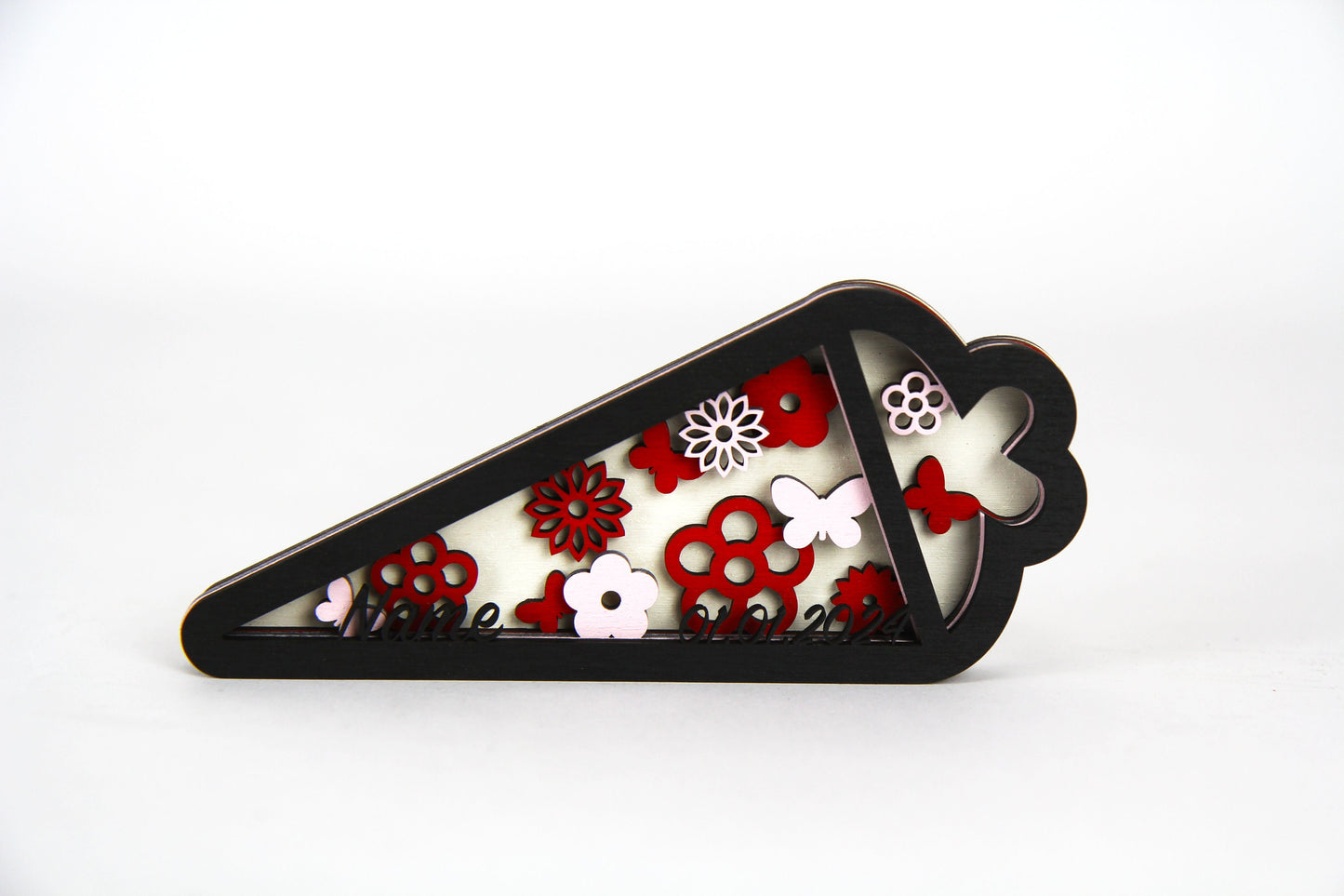 3D Zuckertüte mit Blumen und individuellen Daten aus Holz / Geschenk, Einschulung, Schulkind / in zwei Größen erhältlich 15 cm und 25 cm
