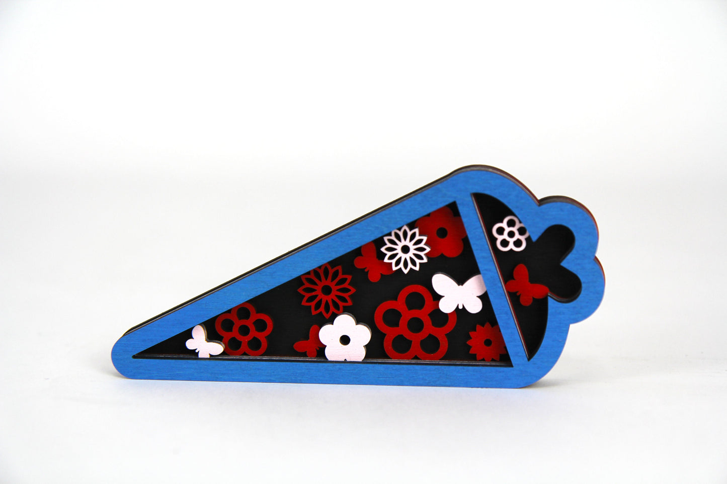3D Zuckertüte mit Blumen aus Holz / Geschenk, Einschulung, Schulkind / in zwei Größen erhältlich 15 cm und 25 cm / viele bunte Farben