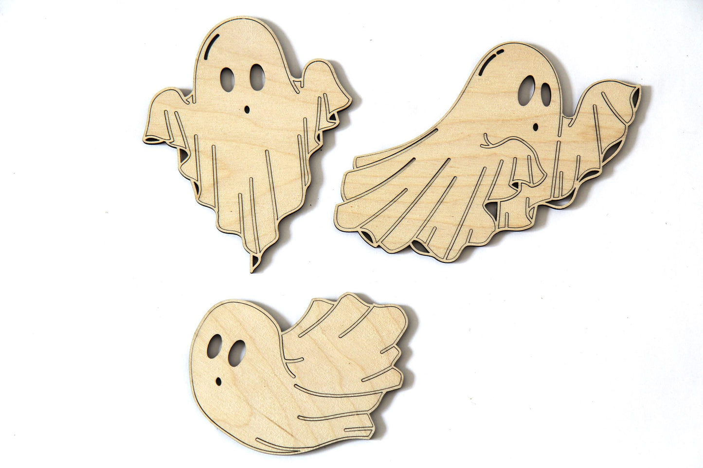 Geister Dekoration 3-Teiligels Set für Halloween aus Holz / Tisch oder Wand Deko / Mehrfarbig / ca 10 bis 15 cm groß