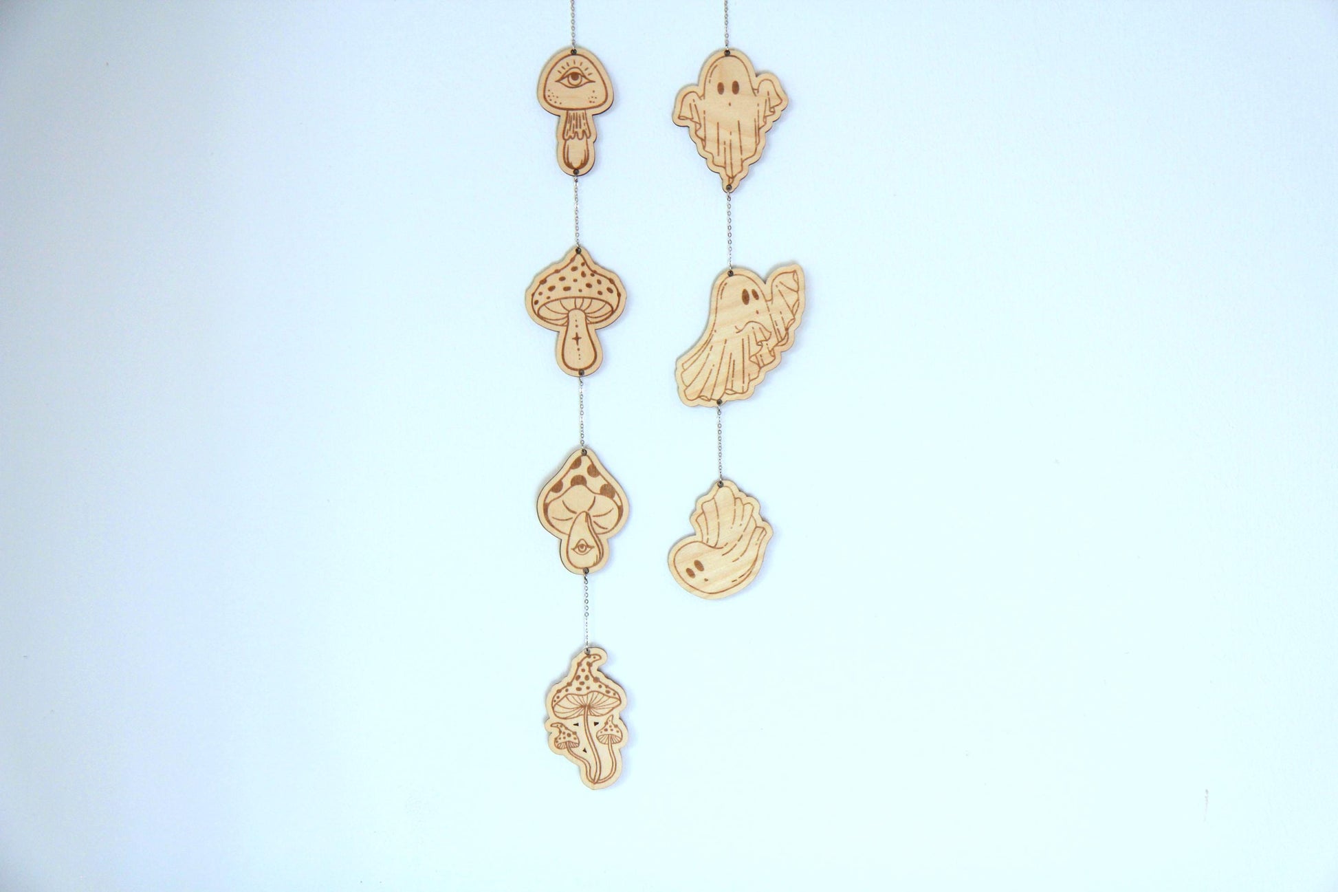 Wandketten mit Geister und Pilz Motiven / Halloween oder Spirituelle Dekoration