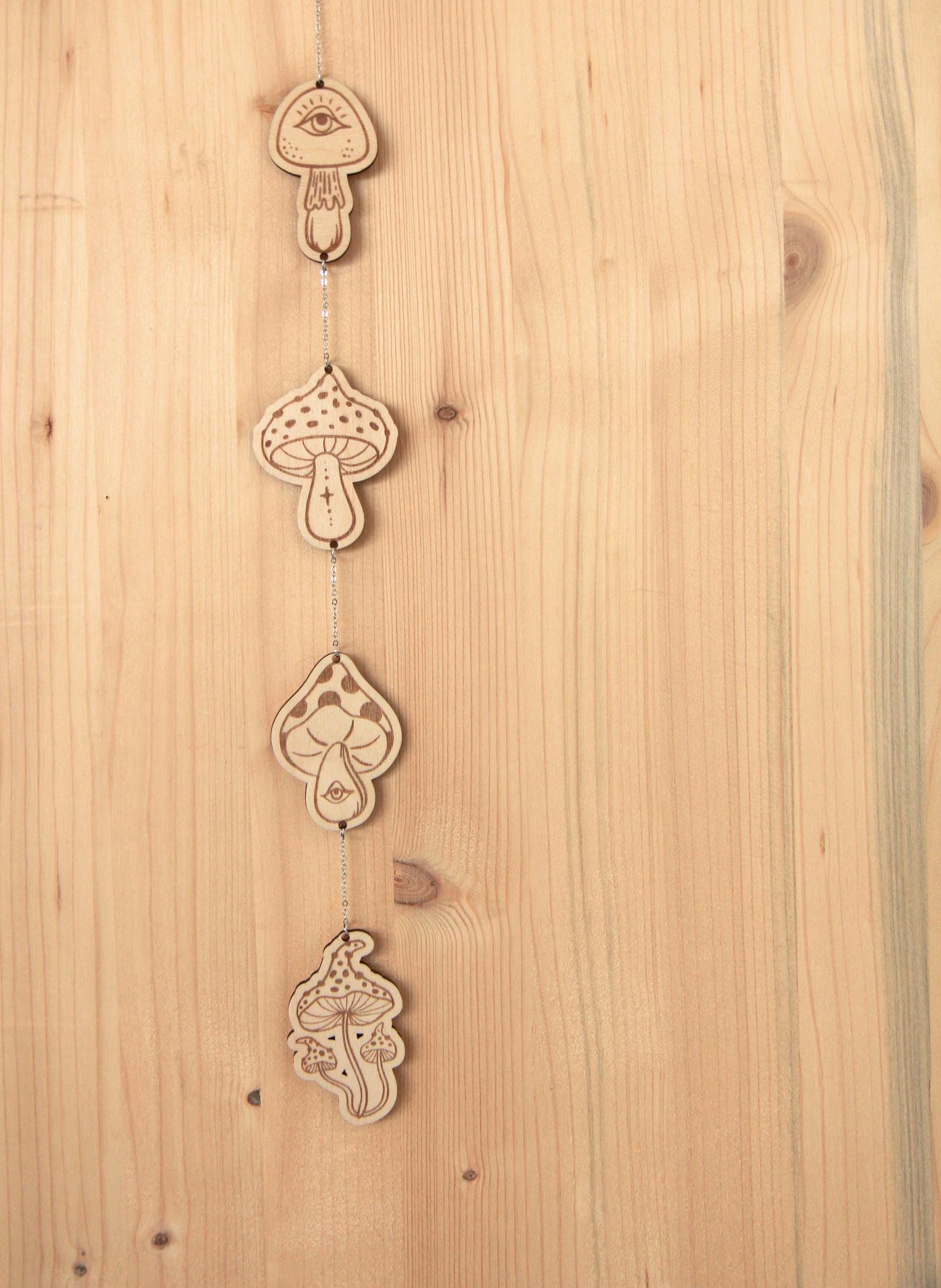 Wandketten mit Geister und Pilz Motiven / Halloween oder Spirituelle Dekoration