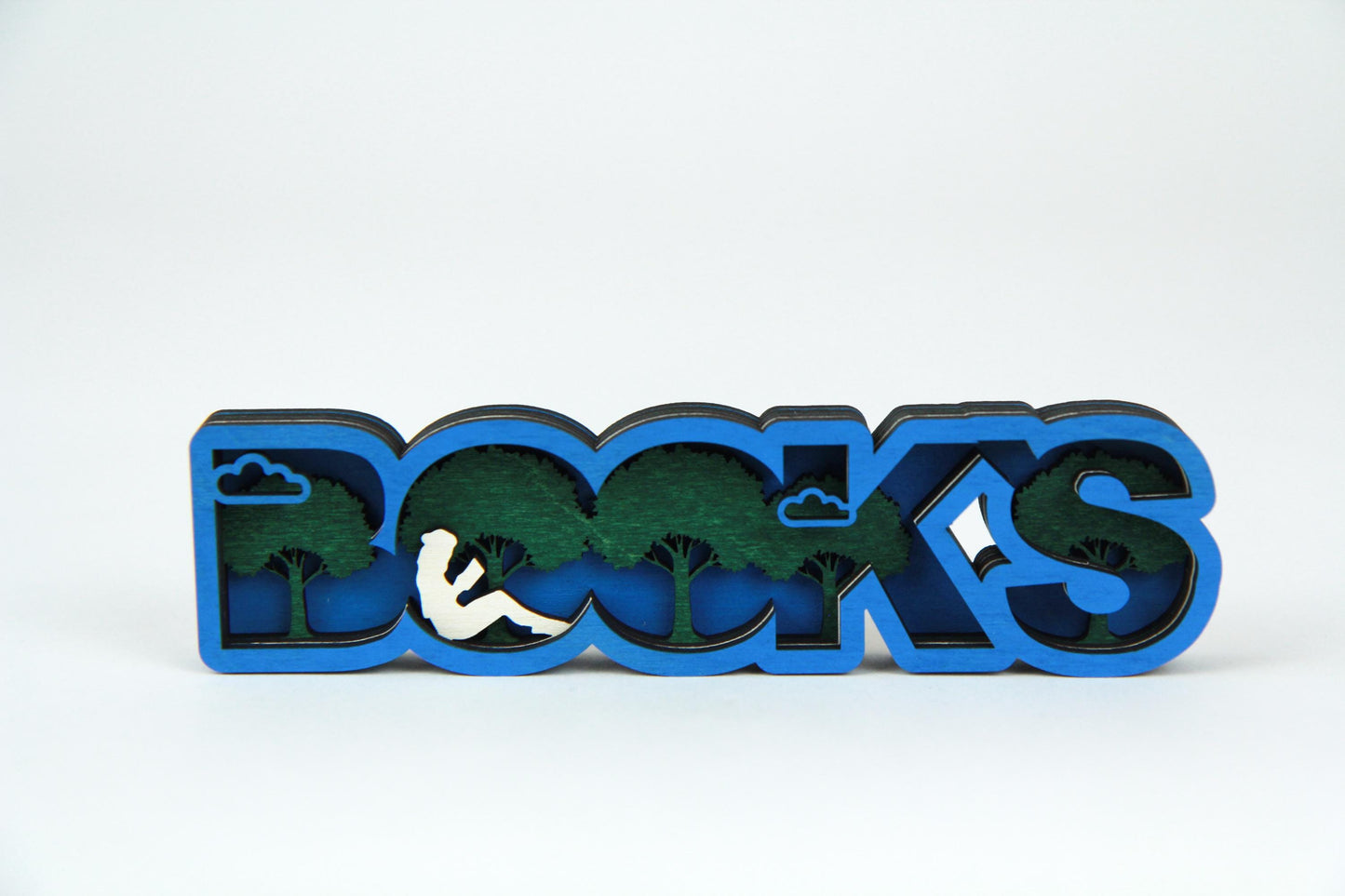 BOOks Schild mit einer Baumreihe und einer Leserin unter den Wolken für Buchliebhaber / Verschiedene Größen und Farben / Dekoration / 3D